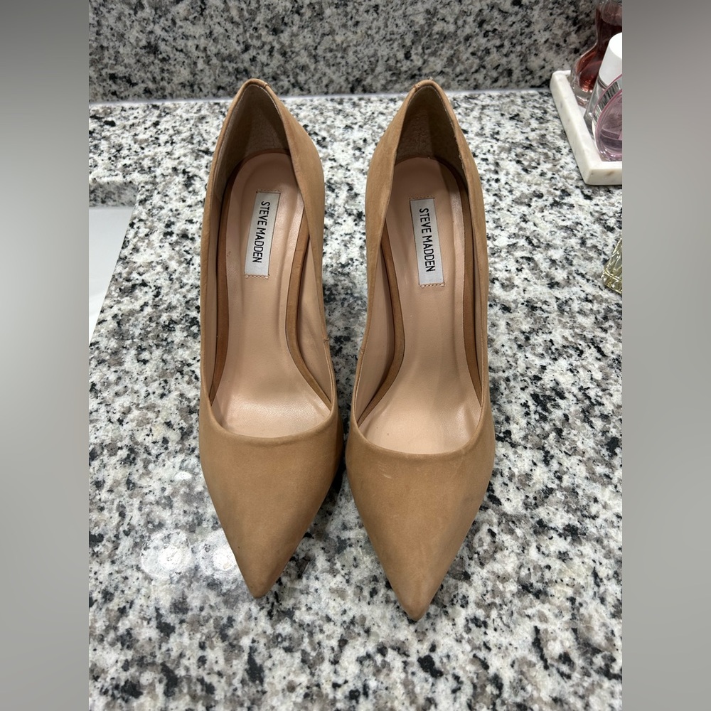 Steve Madden Tan Suede Heels